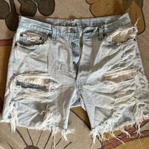 Levi’s vintage distressed jean short
